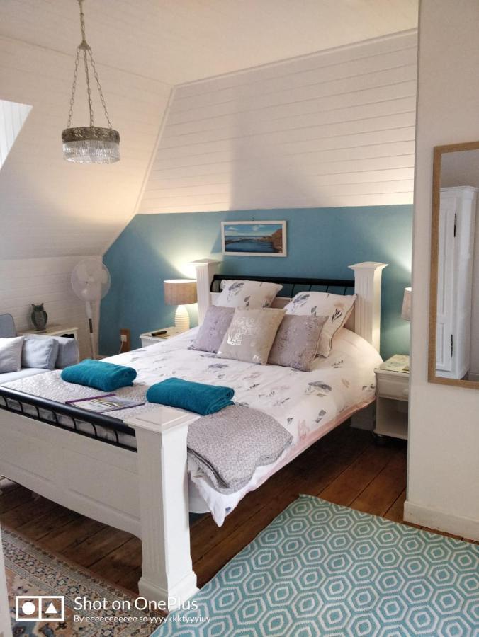 Maison Papillons Plomodiern 외부 사진